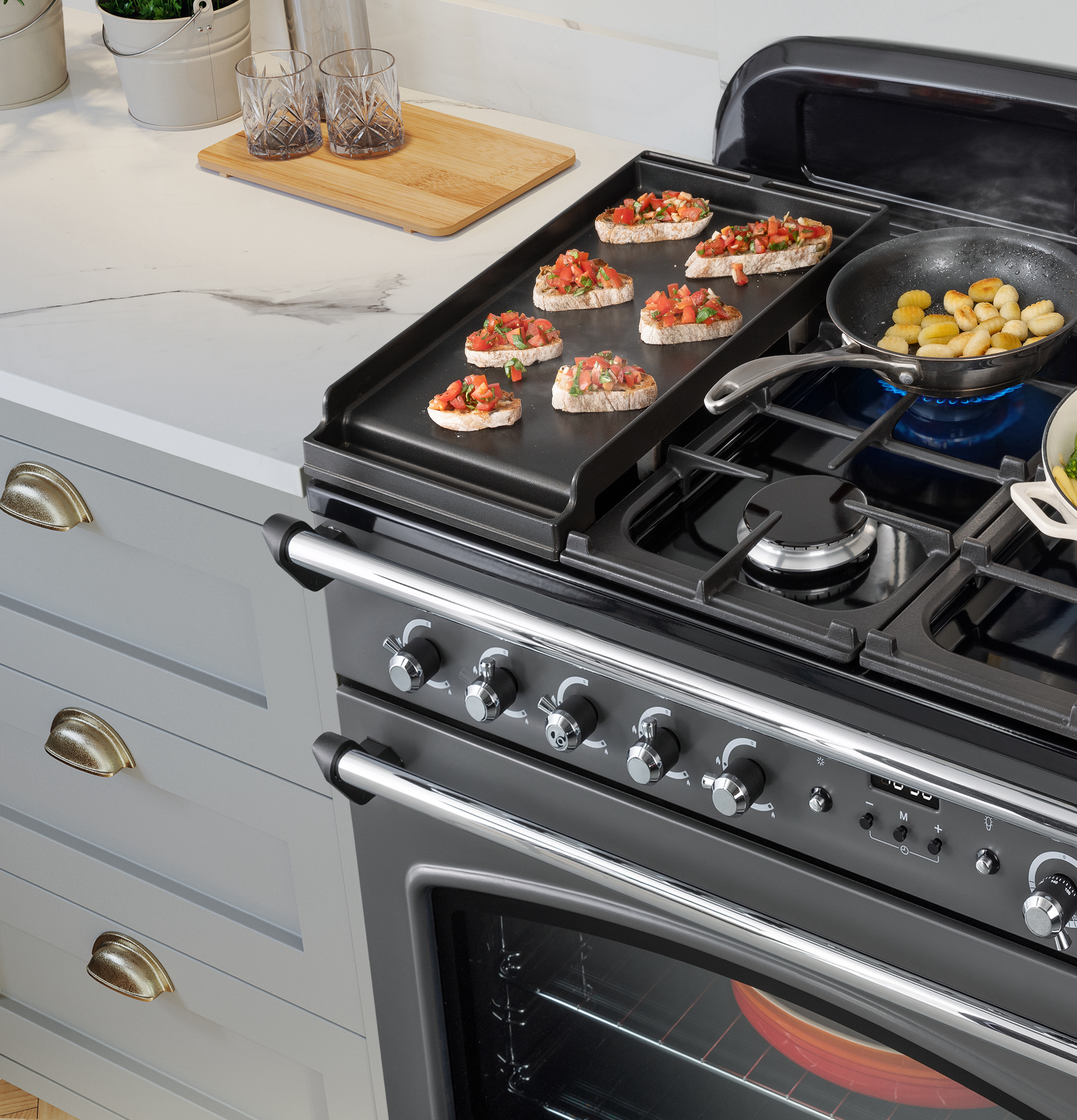 How to use the Griddle Plate on induction hobs